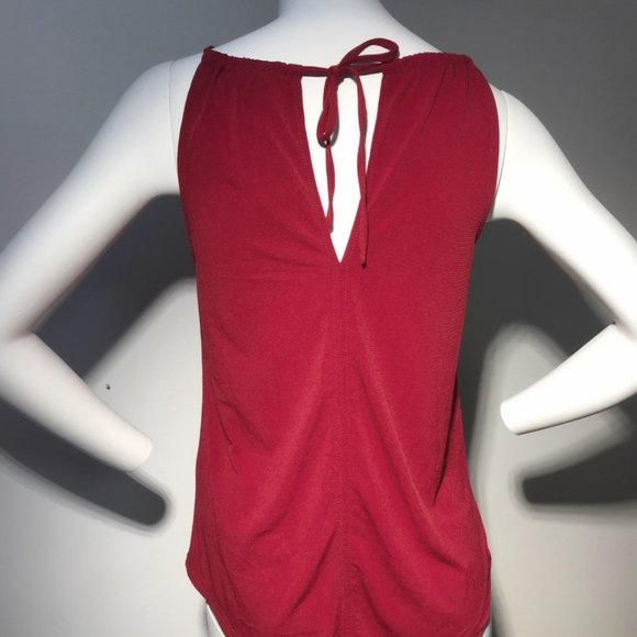 Le Chateau Deep Red light Burgundy halter top blouse Gold moon necklace  NWT - Picture 5 of 5